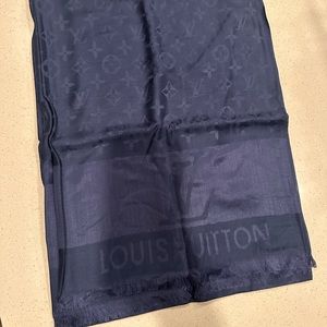 Louis Vuitton Scarf/Shawl